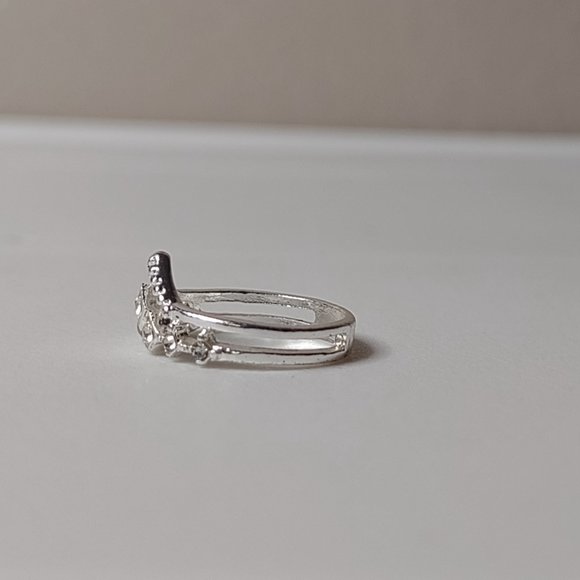 Tiny Cute Silver Tone Ring Size 3.25 - Picture 4 of 10